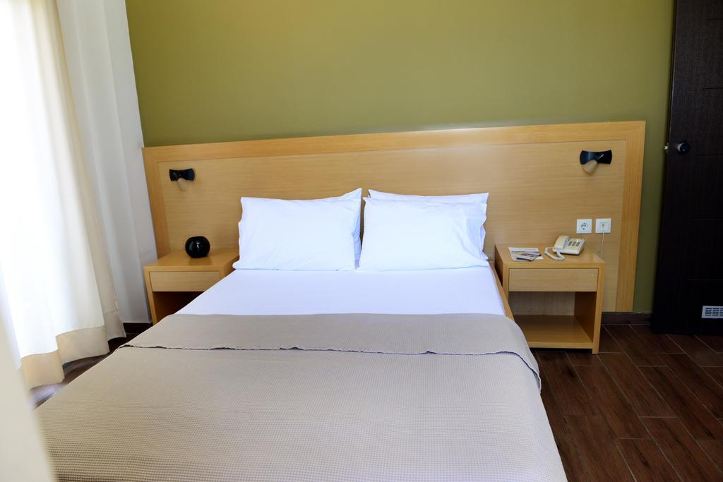 Ionion Hotel Kyparissia Zimmer foto